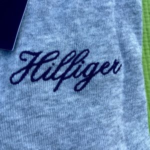 Tommy V-neck